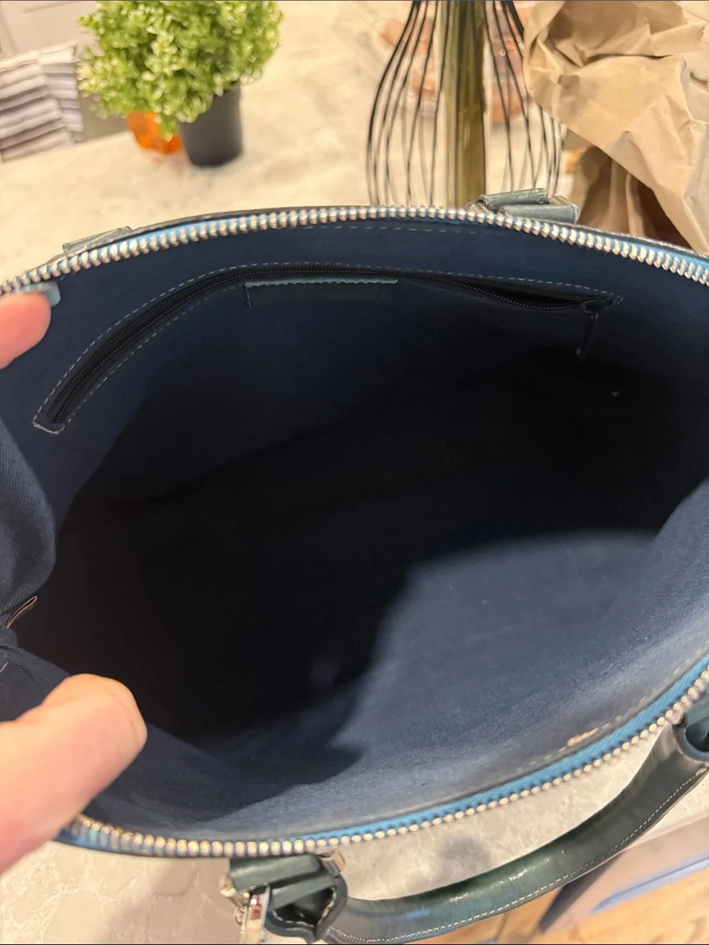 Dooney and Bourke alto dome satchel